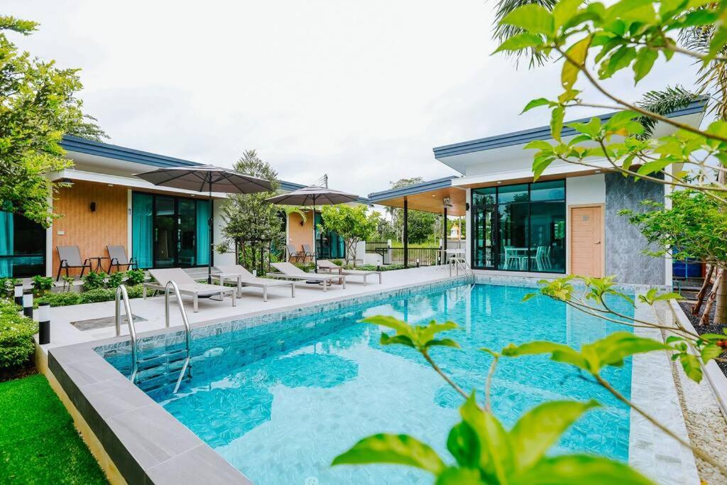 Cheeva Pool Villa Khao Lak Eksteriør billede